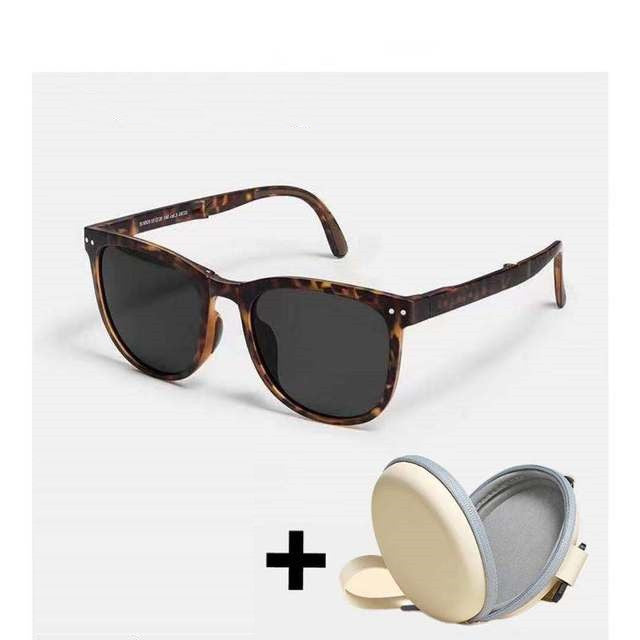 Trendy Folding Sunglasses - Convenient and Stylish!