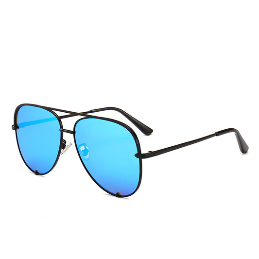Sleek Aviator Style Sunglasses