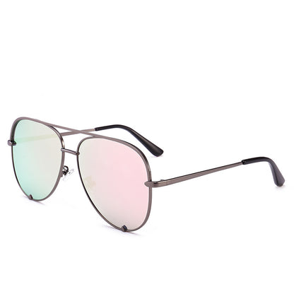 Sleek Aviator Style Sunglasses