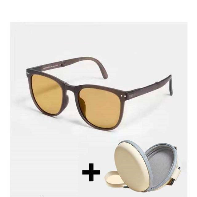 Trendy Folding Sunglasses - Convenient and Stylish!