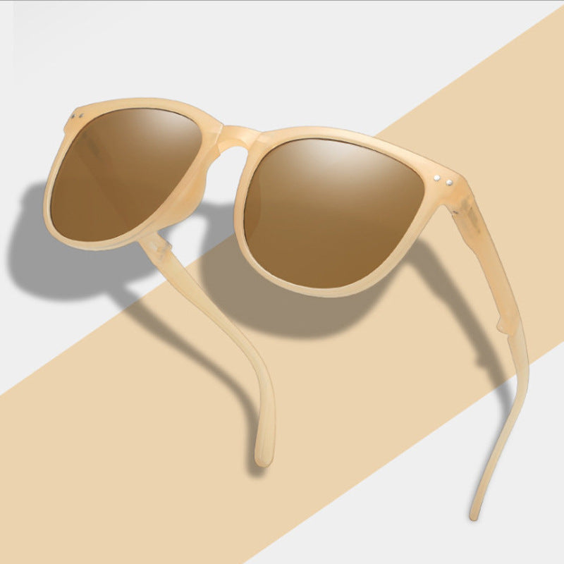 Trendy Folding Sunglasses - Convenient and Stylish!